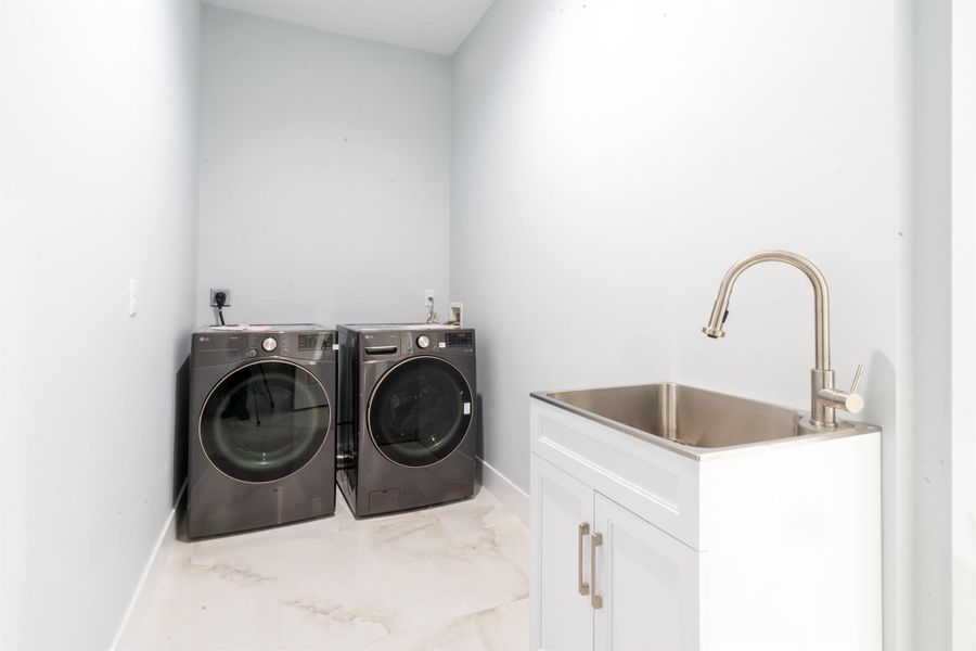 Furnished interior view inside a new home in , Port St. Lucie (Image 4).