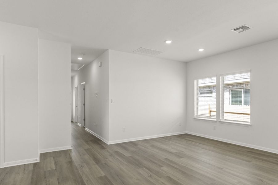 Spacious, unfurnished interior of a new home in Crosswinds, San Marcos (Image 20).