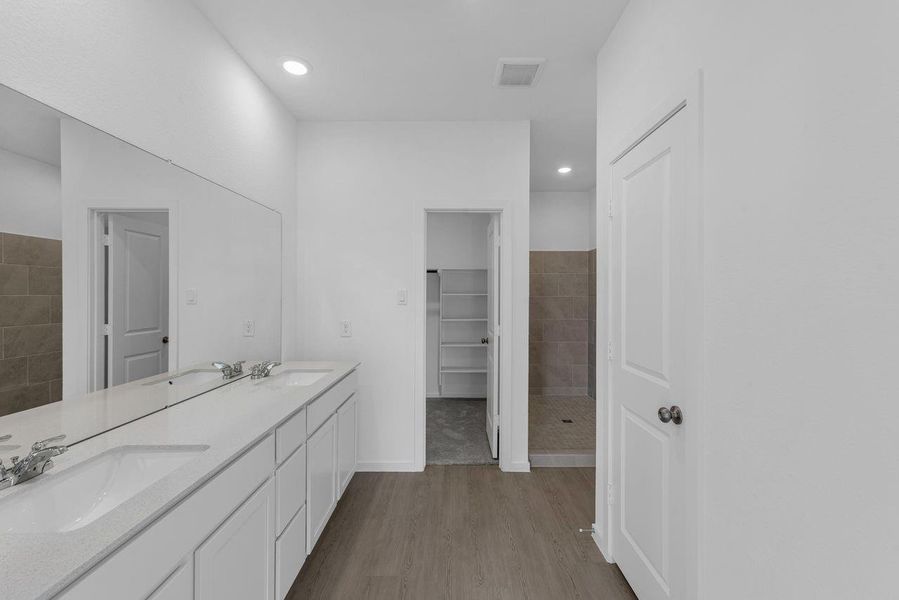 Furnished interior view inside a new home in Riverwood Ranch, Angleton (Image 6).