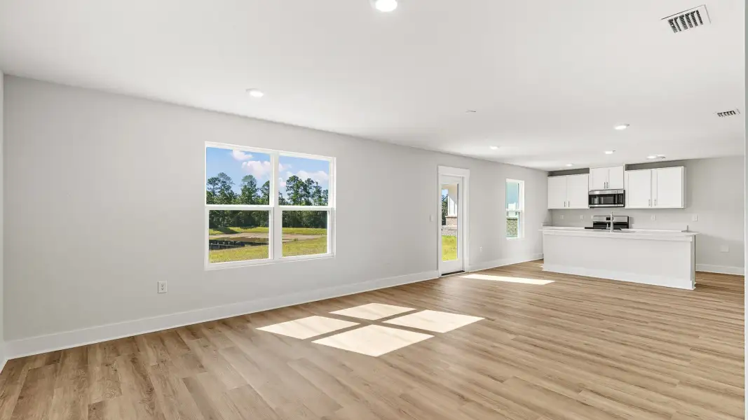 Spacious, unfurnished interior of a new home in Magnolia Lane, Santa Rosa Beach (Image 12).