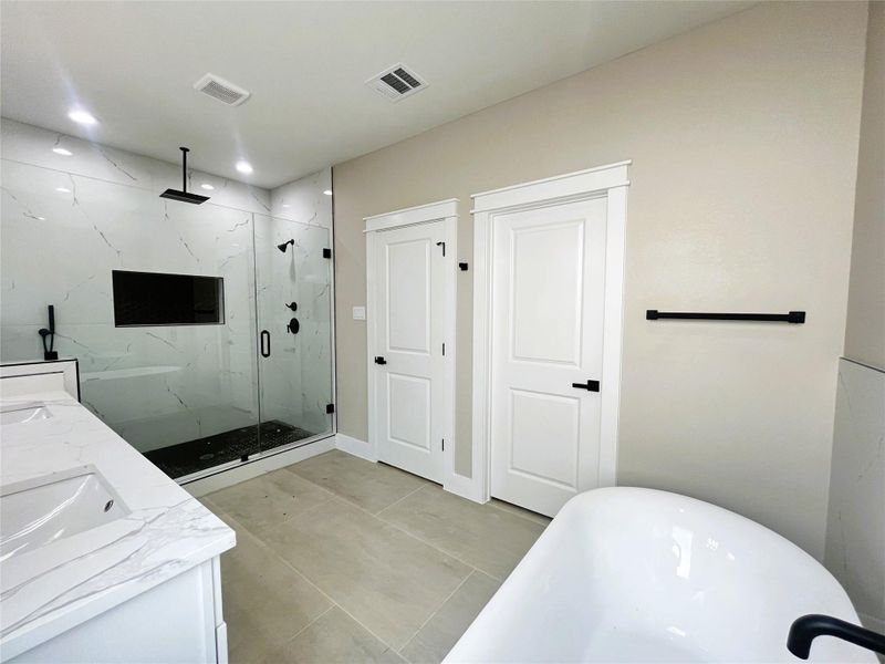 8914 Ivy Spring Ln full primary en-suite 8914 Ivy Spring Ln full primary en-suite