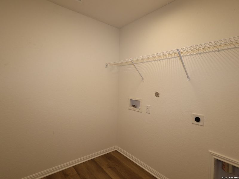 Spacious, unfurnished interior of a new home in Cinco Lakes, San Antonio (Image 18).