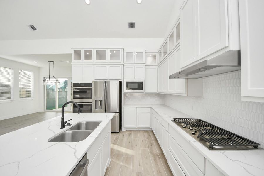 **Photos are representative of the floor plan and not of the actual home** **Photos are representative of the floor plan and not of the actual home**