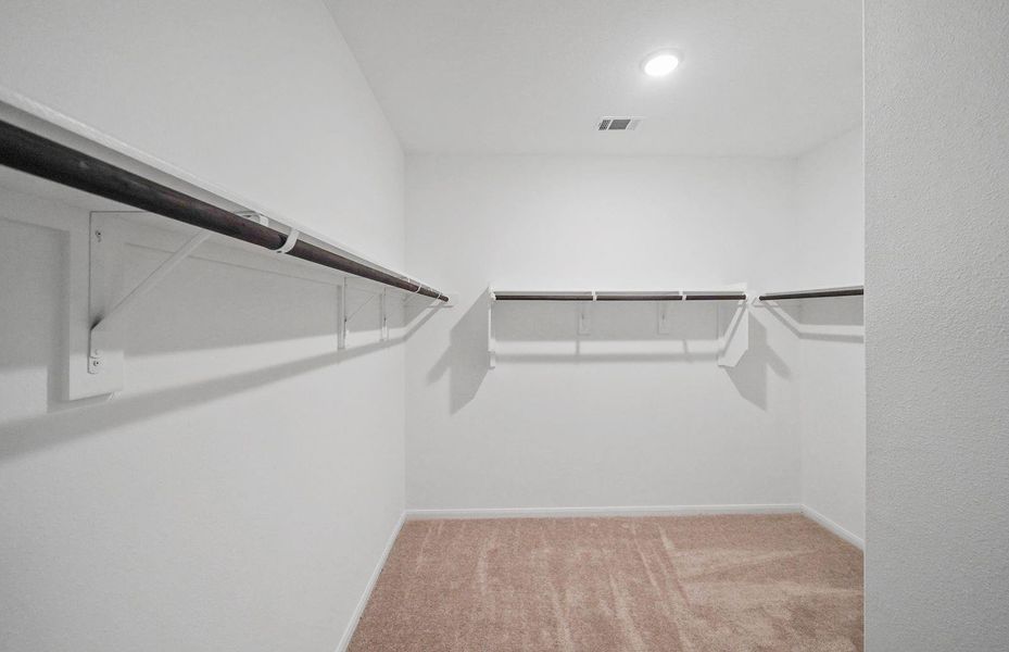 Spacious, unfurnished interior of a new home in Mavera, Conroe (Image 7).