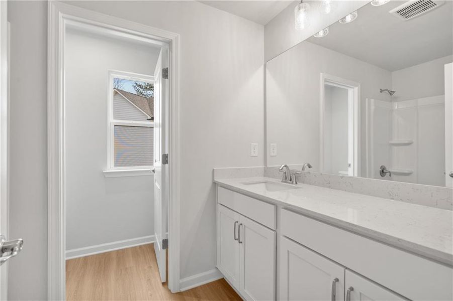 Furnished interior view inside a new home in Riverwood, Dallas (Image 27). Furnished interior view inside a new home in Riverwood, Dallas (Image 27).