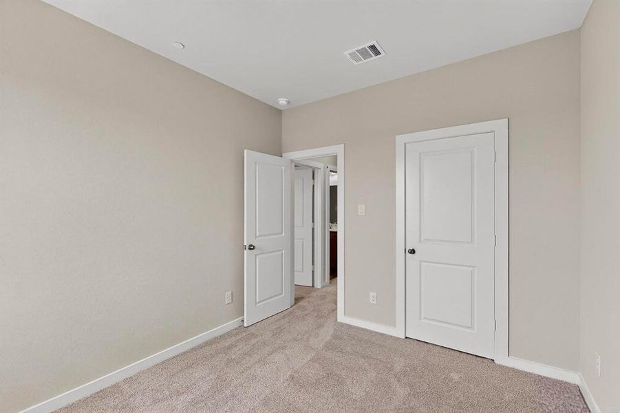 Spacious, unfurnished interior of a new home in Solterra Texas, Mesquite (Image 33).
