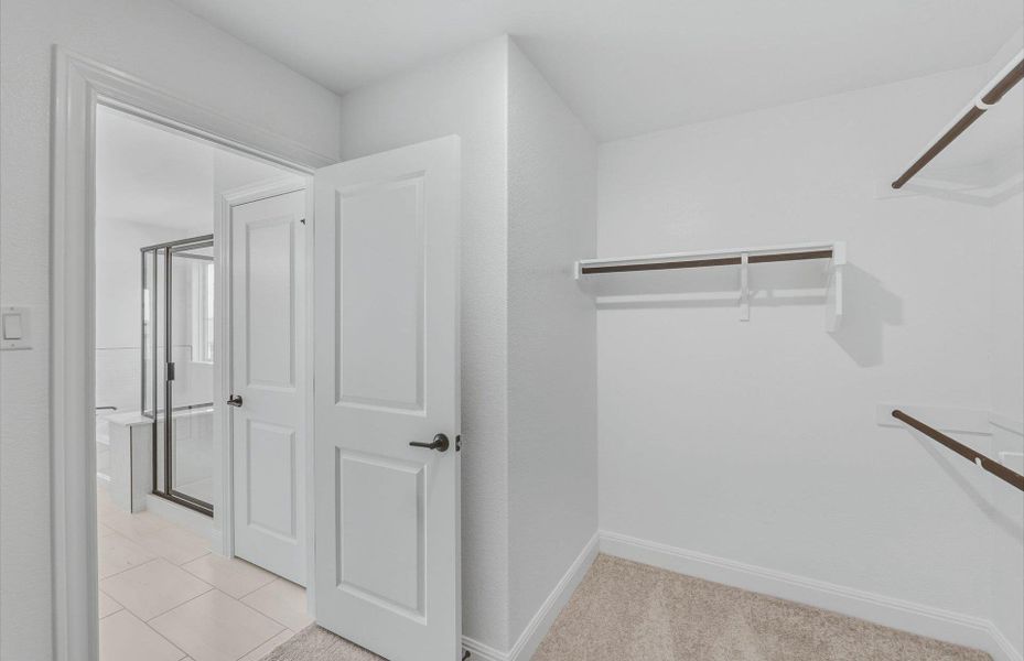 Spacious, unfurnished interior of a new home in Horizon Lake, Leander (Image 18).