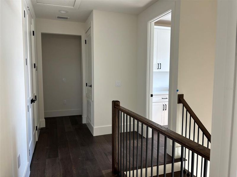 Spacious, unfurnished interior of a new home in , Montverde (Image 13).