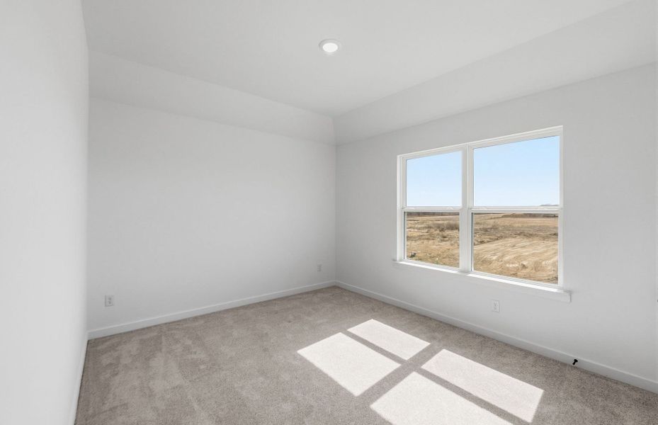 Spacious, unfurnished interior of a new home in Sunfield, Buda (Image 52).
