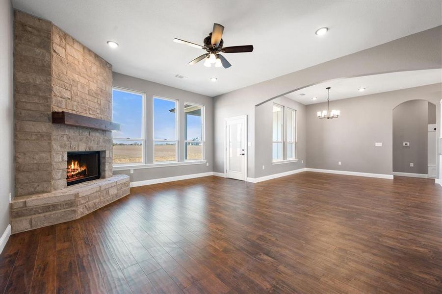 Spacious, unfurnished interior of a new home in , Grandview (Image 30).