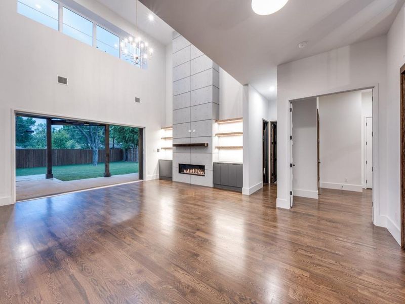 Spacious, unfurnished interior of a new home in , Dallas (Image 16).