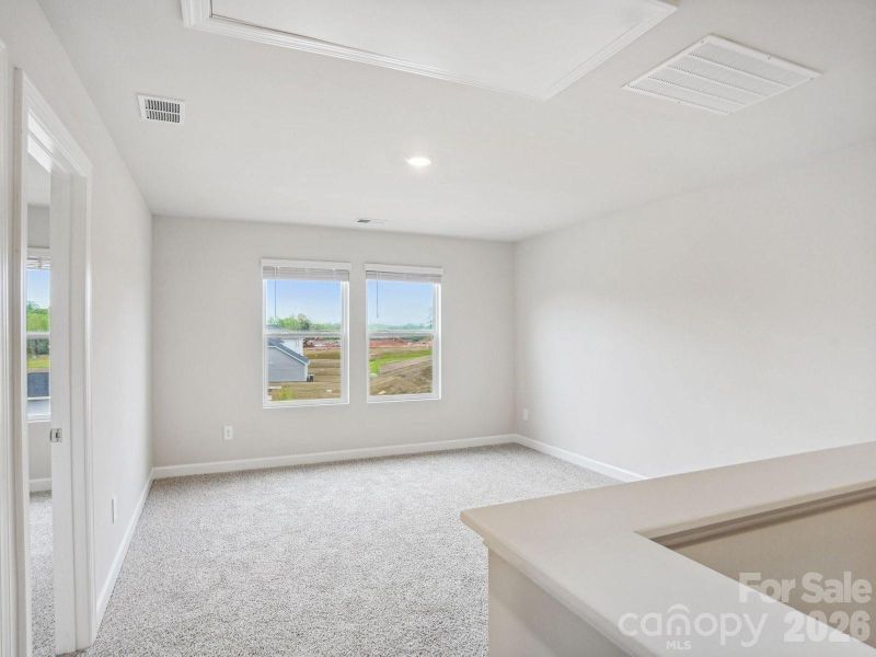 Photo is not of the actual home, but is an inspirational photo of builder’s model home and may depict options, furnishings, and/or decorator features that are not included Photo is not of the actual home, but is an inspirational photo of builder’s model home and may depict options, furnishings, and/or decorator features that are not included