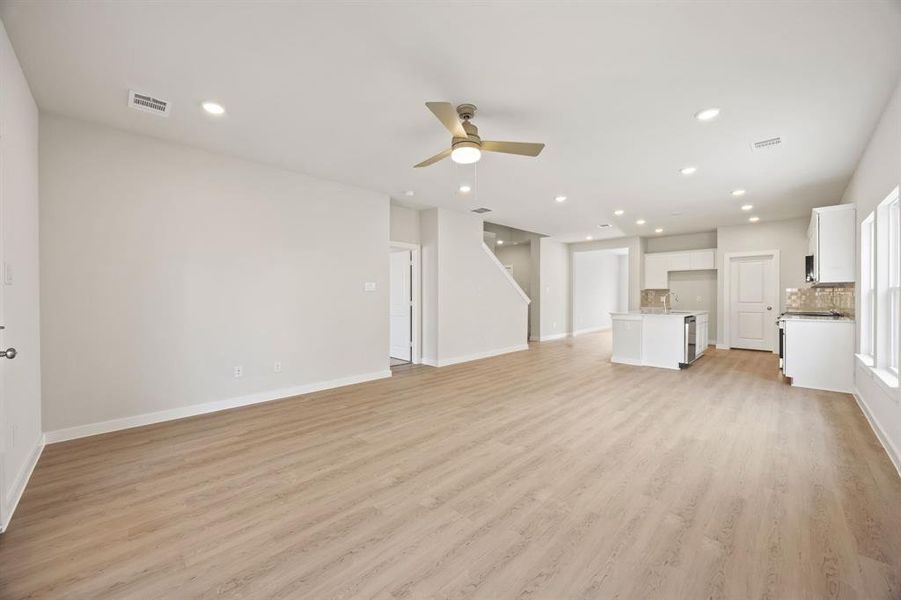 Spacious, unfurnished interior of a new home in Summerwood Estates, Red Oak (Image 19).
