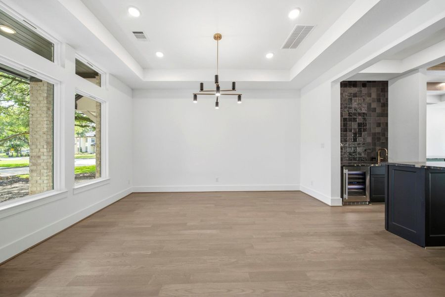 Spacious, unfurnished interior of a new home in , Houston (Image 15).