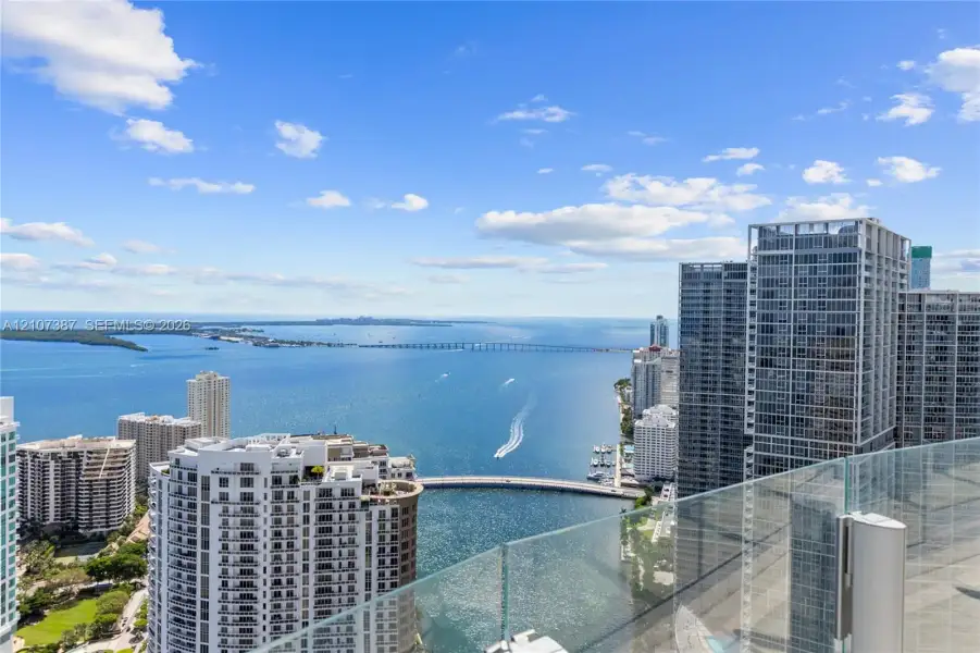 Condo located in Miami, FL showcasing its design and architecture (Image 24).