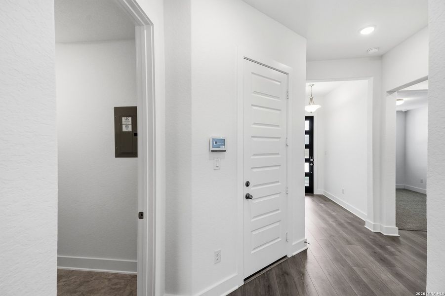 Spacious, unfurnished interior of a new home in Stillwater Ranch, San Antonio (Image 29). Spacious, unfurnished interior of a new home in Stillwater Ranch, San Antonio (Image 29).