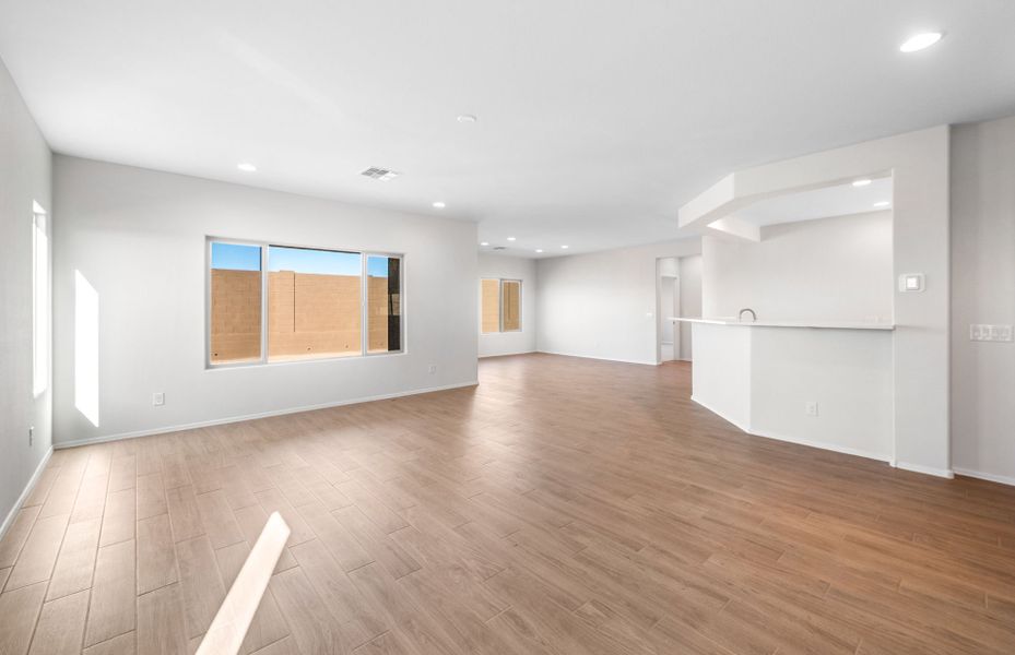 Spacious, unfurnished interior of a new home in Parkside at Anthem at Merrill Ranch, Florence (Image 23).