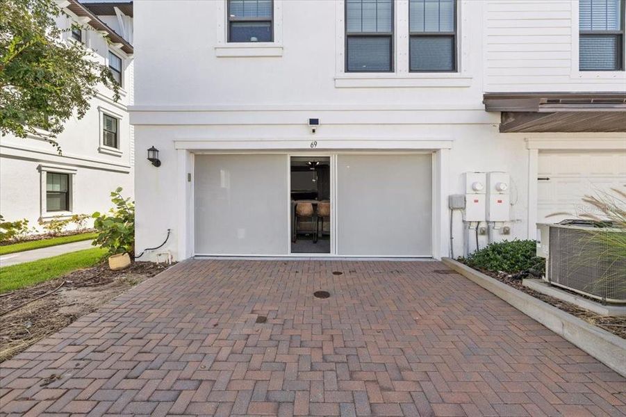 Exterior details and patio area of a home in , Tampa (Image 23).