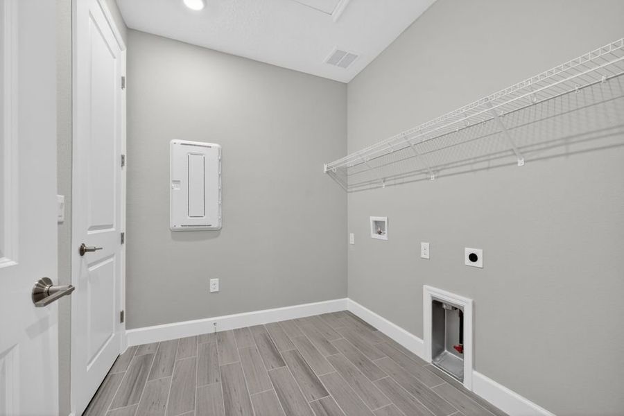 Spacious, unfurnished interior of a new home in Headwaters at Lofton Creek, Yulee (Image 32).