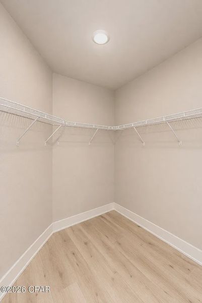 Spacious, unfurnished interior of a new home in College Station, Panama City (Image 12).
