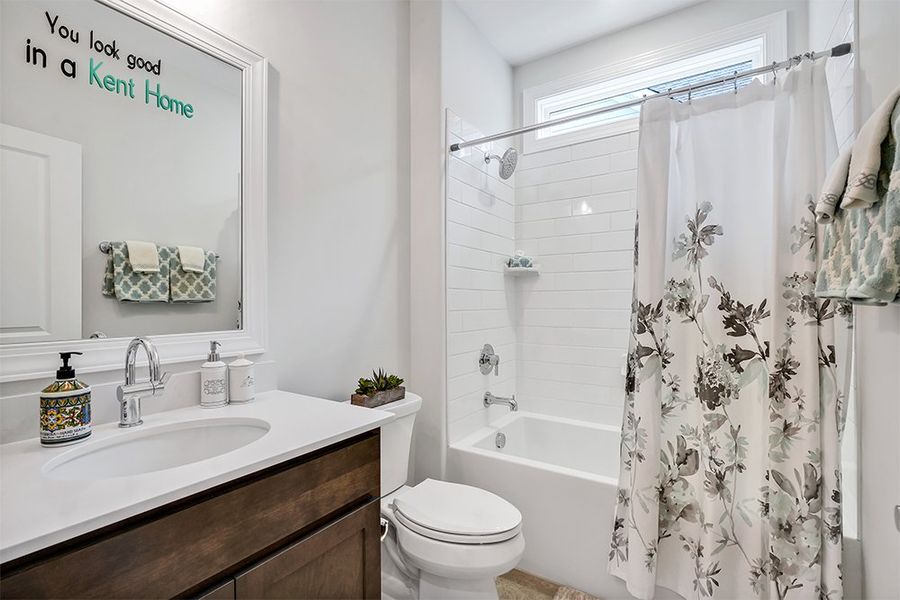 Charleston Harbor, Guest Bathroom