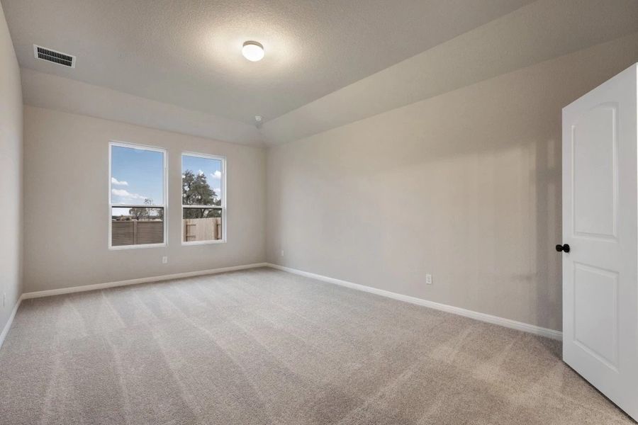Spacious, unfurnished interior of a new home in Berry Creek Highlands, Georgetown (Image 37).