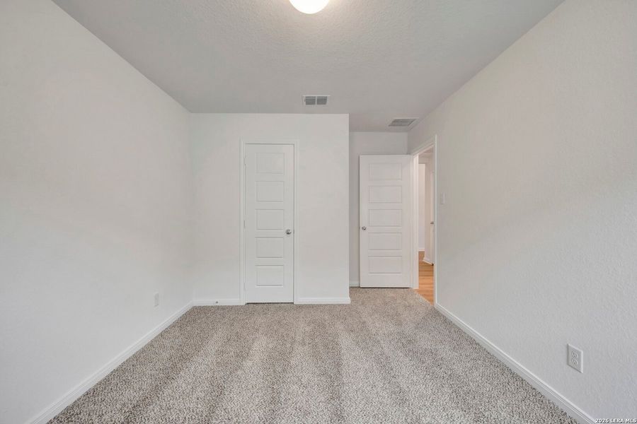 Spacious, unfurnished interior of a new home in Greenspoint Heights, Seguin (Image 34).