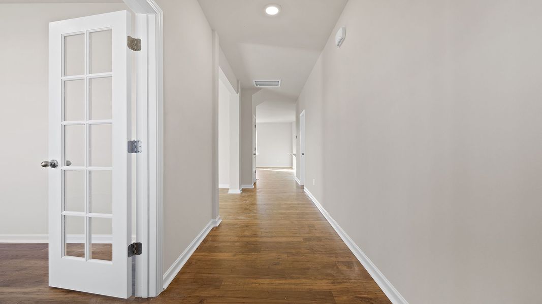 Spacious, unfurnished interior of a new home in Chestnut Ridge, Greenville (Image 13).