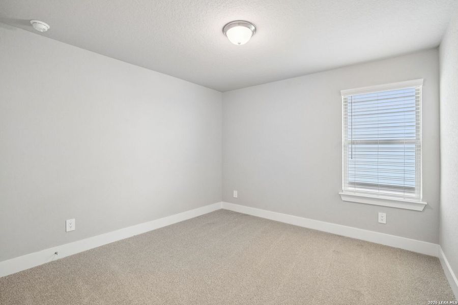 Spacious, unfurnished interior of a new home in Lark Canyon, New Braunfels (Image 18).