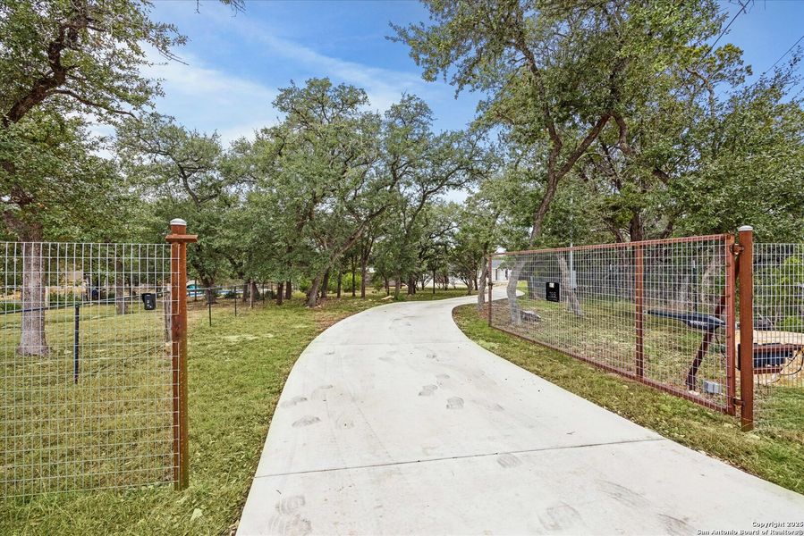 Community amenities in , Canyon Lake (Image 27). Community amenities in , Canyon Lake (Image 27).