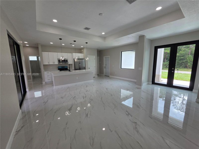 Spacious, unfurnished interior of a new home in , Lehigh Acres (Image 15).