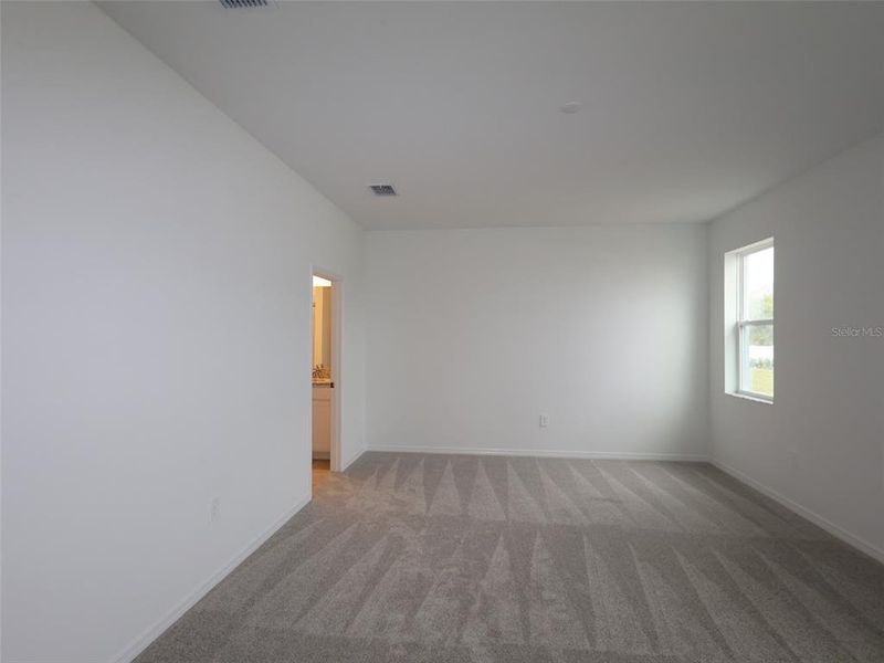 Spacious, unfurnished interior of a new home in Southpointe, Palmetto (Image 22).