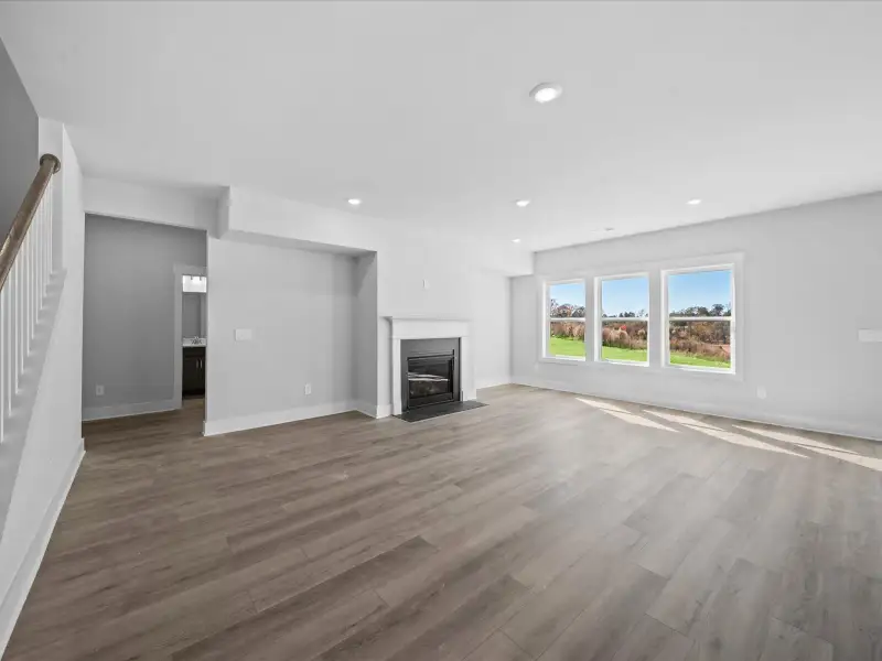 Spacious, unfurnished interior of a new home in Riverwood Farm, Piedmont (Image 11).