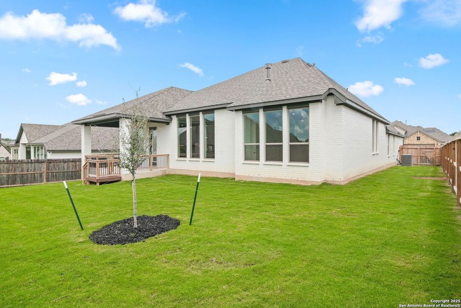 Exterior details and patio area of a home in Ventana - 70', Bulverde (Image 17).