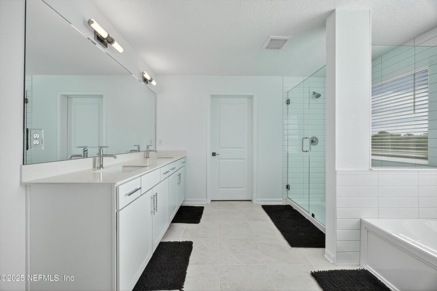 Furnished interior view inside a new home in , Middleburg (Image 9).