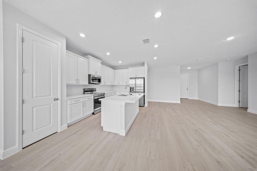 Spacious, unfurnished interior of a new home in , Port St. Lucie (Image 19).