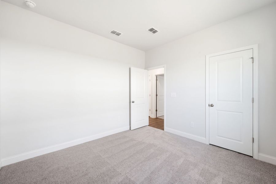 Spacious, unfurnished interior of a new home in Carriage Estates, Lexington (Image 36).