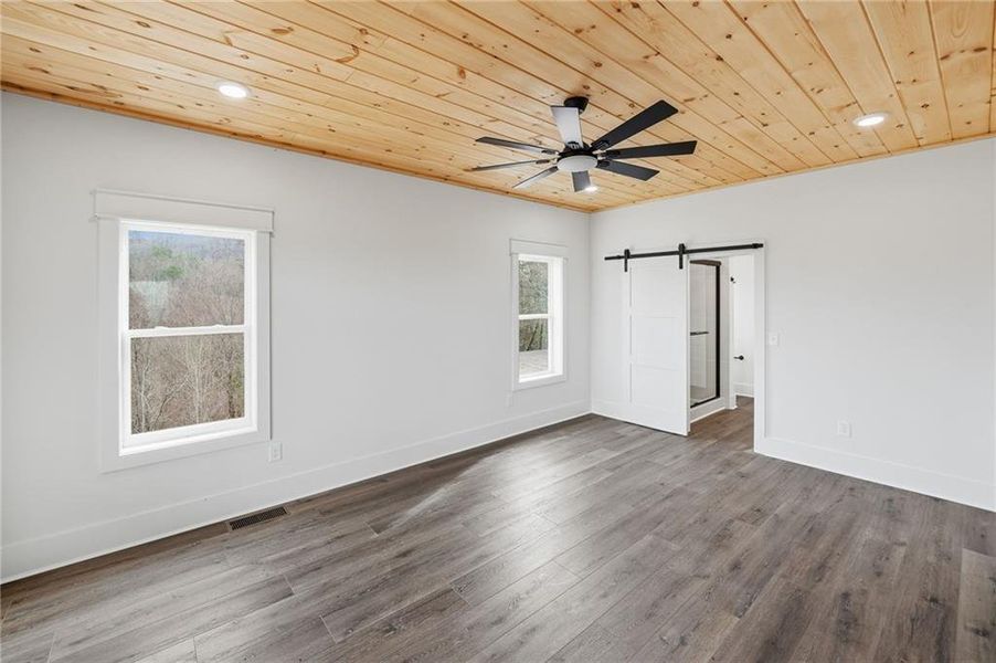 Spacious, unfurnished interior of a new home in , Ranger (Image 21).