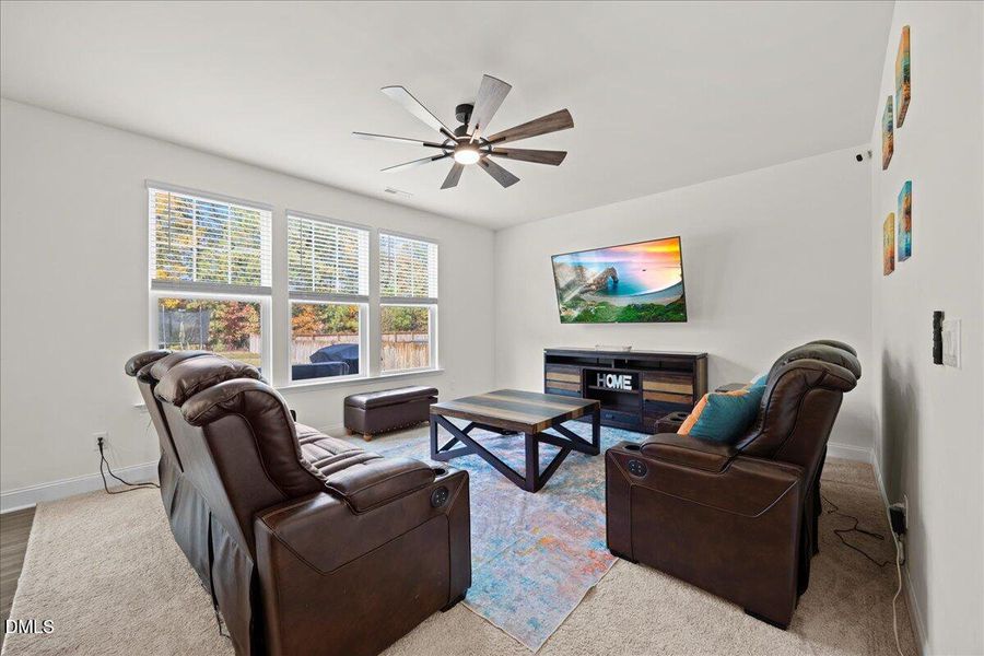 08-2A1A0136 08-2A1A0136