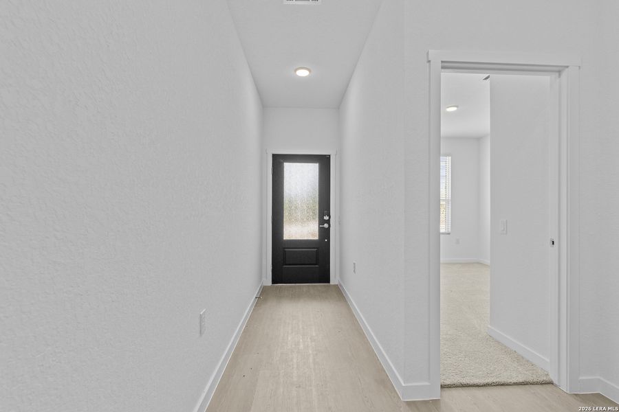 Spacious, unfurnished interior of a new home in Mission del Lago, San Antonio (Image 22). Spacious, unfurnished interior of a new home in Mission del Lago, San Antonio (Image 22).