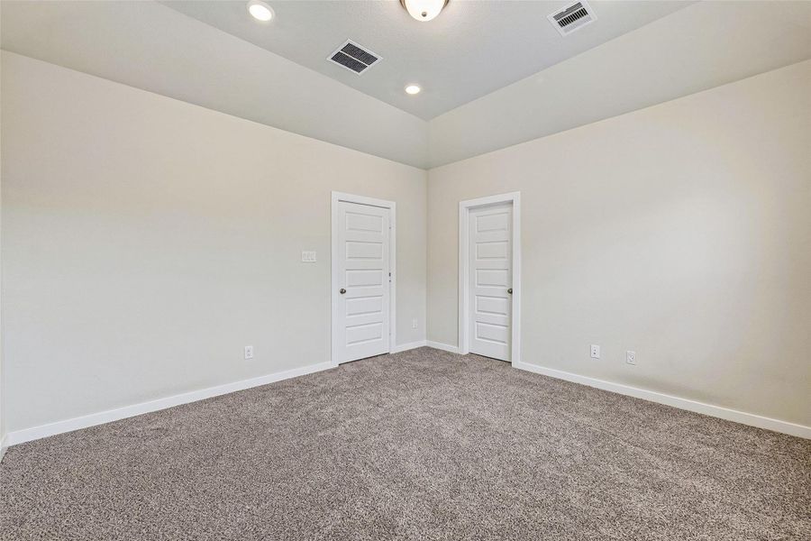 Spacious, unfurnished interior of a new home in Park Row Village, Houston (Image 39). Spacious, unfurnished interior of a new home in Park Row Village, Houston (Image 39).