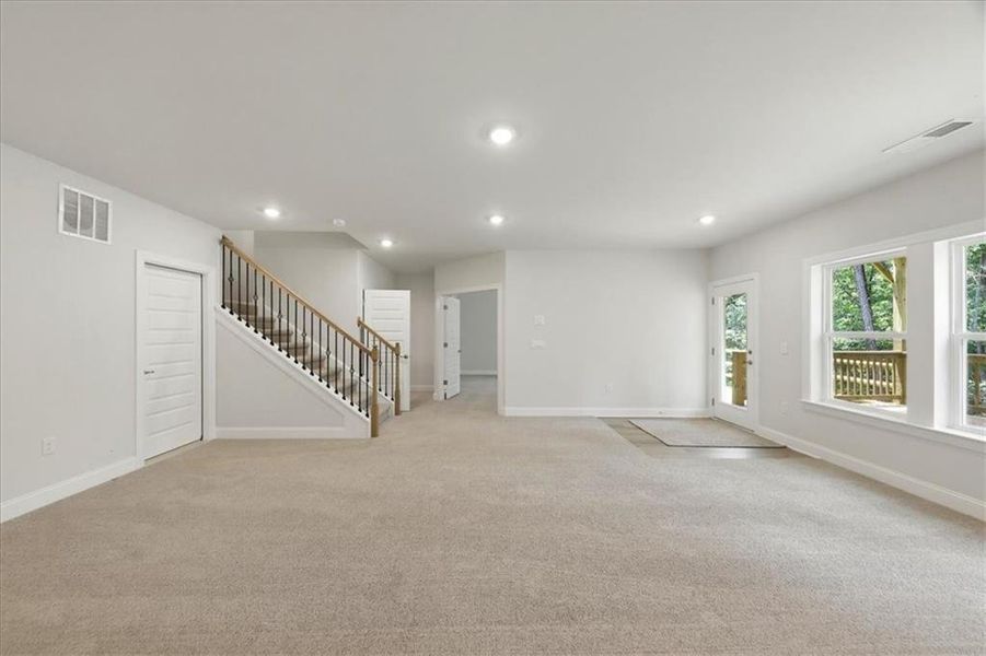 Spacious, unfurnished interior of a new home in Tuscany Hills, Douglasville (Image 44).