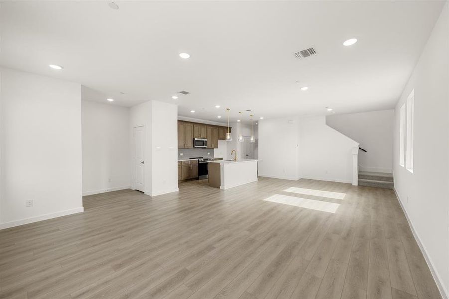 4_7617 Dakota- Living Room-1