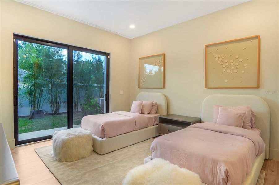 Furnished interior view inside a new home in , Windermere (Image 33).