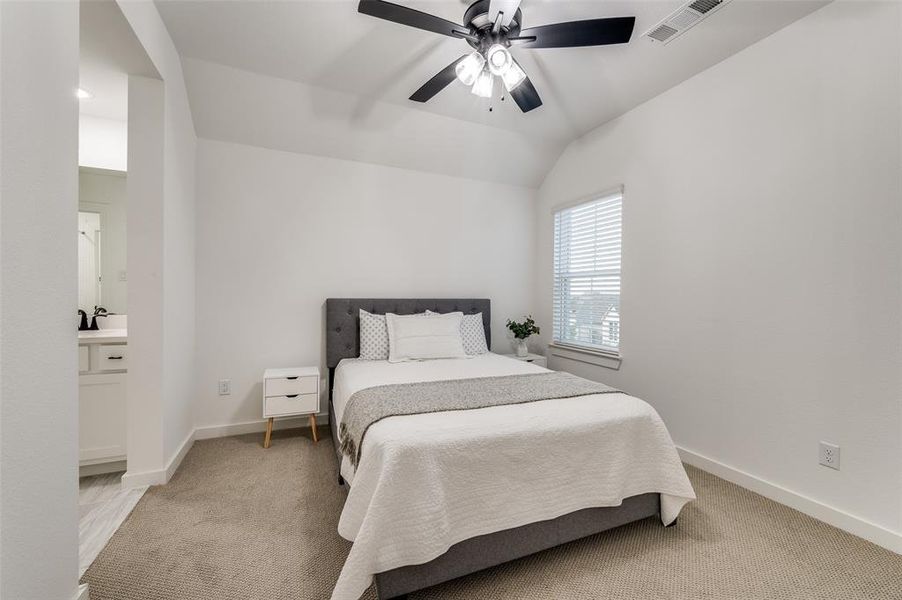Upstairs secondary bedroom (walk in closet)