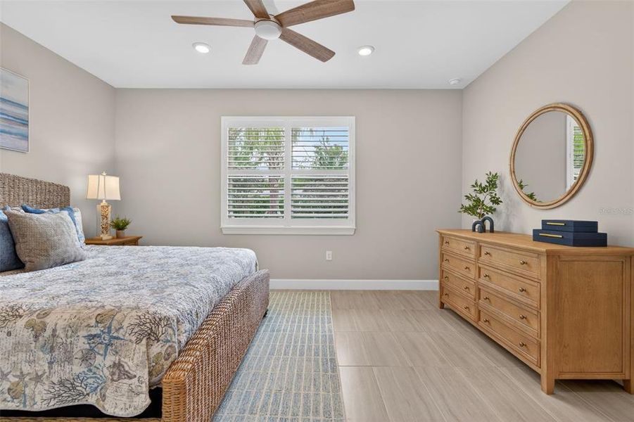 Furnished interior view inside a new home in , Englewood (Image 41).