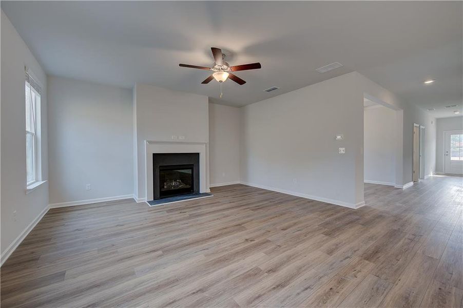 Spacious, unfurnished interior of a new home in Hamilton Lakes, Lawrenceville (Image 27).