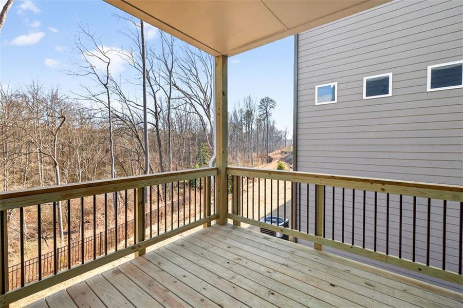 Exterior details and patio area of a home in Sanders Park, Austell (Image 25).