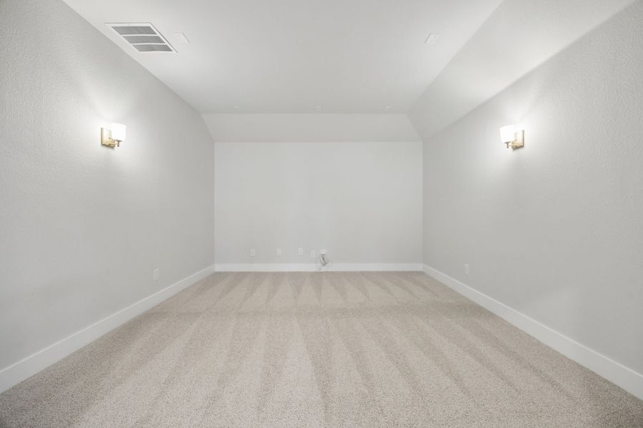 Spacious, unfurnished interior of a new home in Painted Tree Lakeside, McKinney (Image 30).