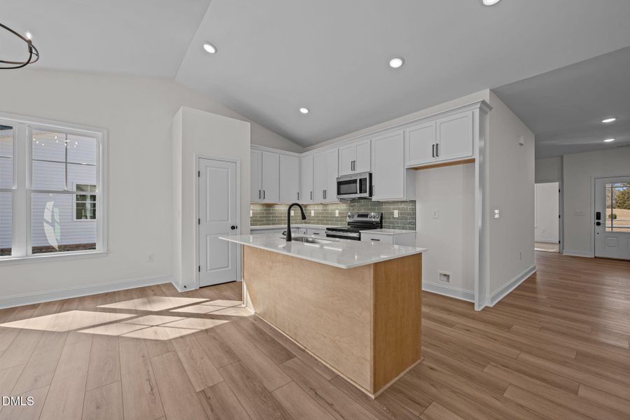 25-web-or-mls-DSC_7992 25-web-or-mls-DSC_7992